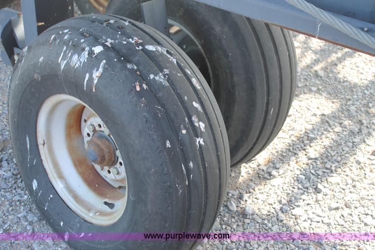 image for item H1686 2000 Flexi-Coil 7500 72' air hoe drill