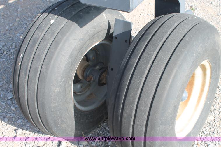 image for item H1686 2000 Flexi-Coil 7500 72' air hoe drill