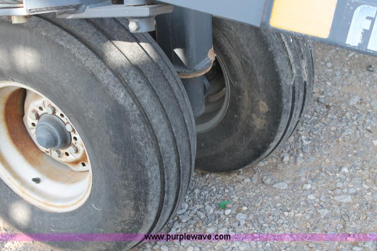 image for item H1686 2000 Flexi-Coil 7500 72' air hoe drill