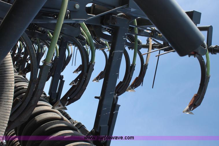 image for item H1686 2000 Flexi-Coil 7500 72' air hoe drill