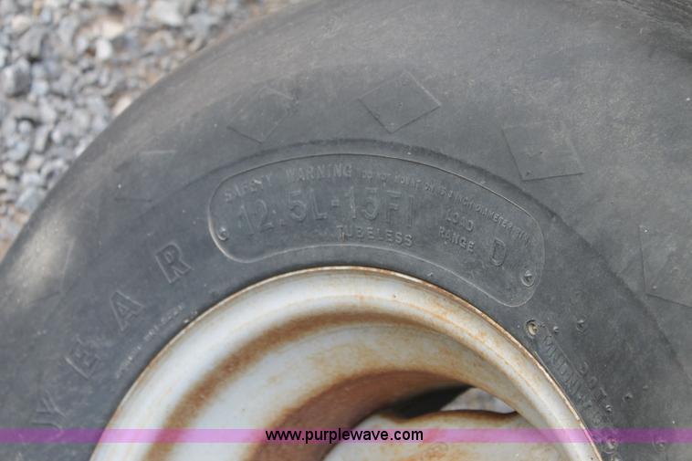 image for item H1686 2000 Flexi-Coil 7500 72' air hoe drill