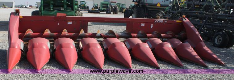 image for item H1687 2003 Case IH 2208 corn head
