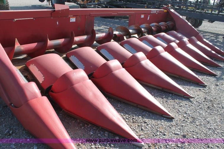 image for item H1687 2003 Case IH 2208 corn head