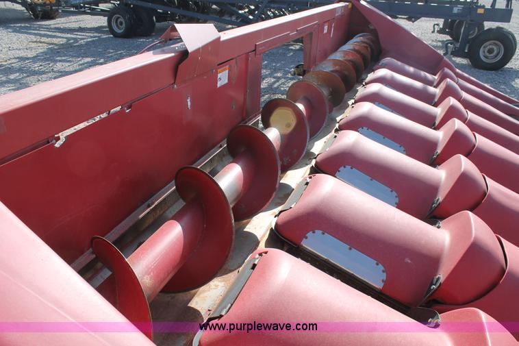 image for item H1687 2003 Case IH 2208 corn head