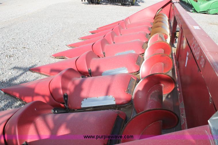 image for item H1687 2003 Case IH 2208 corn head