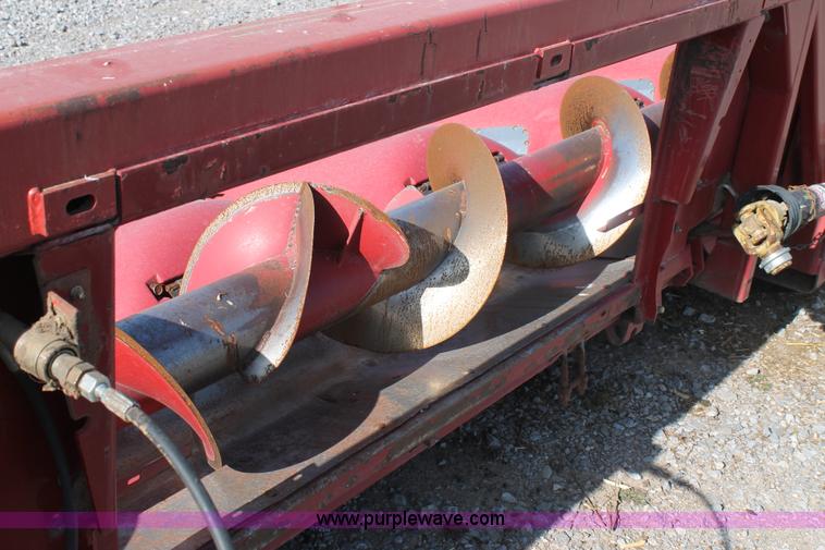image for item H1687 2003 Case IH 2208 corn head