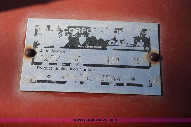 image for item H1687 2003 Case IH 2208 corn head