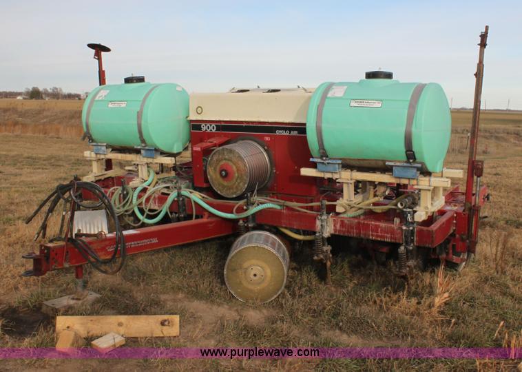 image for item H2048 Case IH 900 Cyclo Air planter