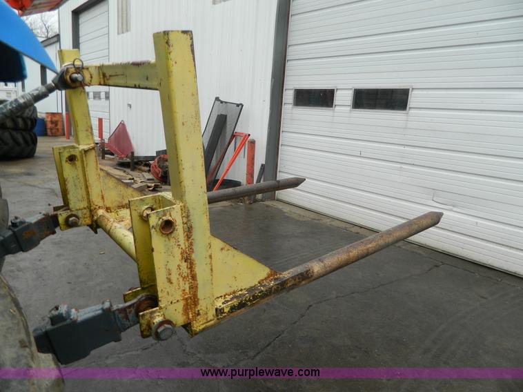 image for item H2306 2002 New Holland TL100 tractor