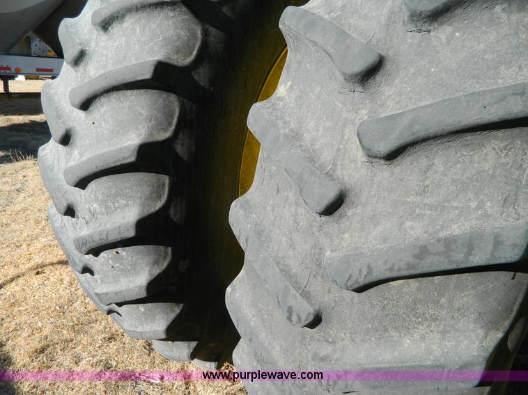 image for item H2307 2005 John Deere 9760 STS combine