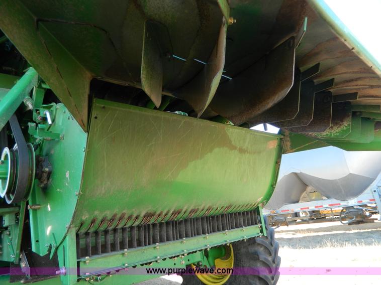 image for item H2307 2005 John Deere 9760 STS combine