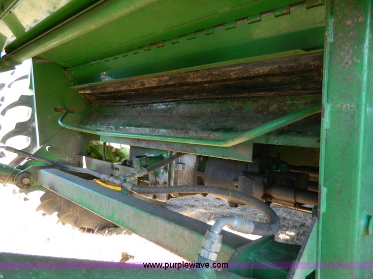 image for item H2307 2005 John Deere 9760 STS combine