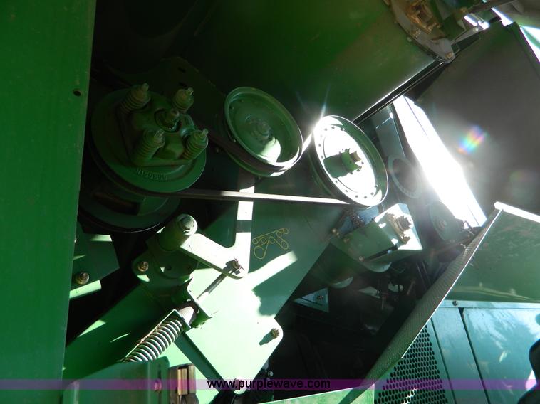 image for item H2307 2005 John Deere 9760 STS combine