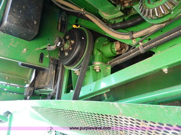 image for item H2307 2005 John Deere 9760 STS combine