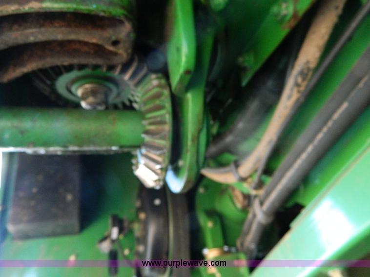 image for item H2307 2005 John Deere 9760 STS combine