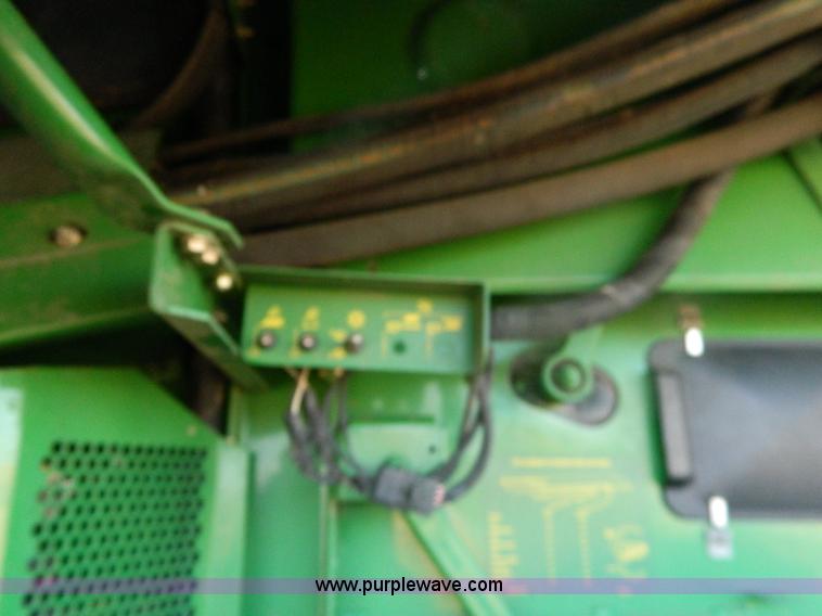 image for item H2307 2005 John Deere 9760 STS combine