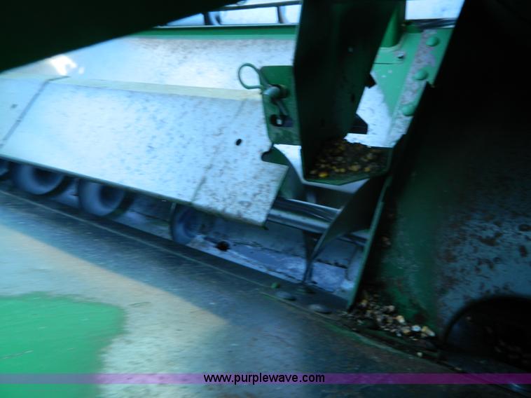 image for item H2307 2005 John Deere 9760 STS combine