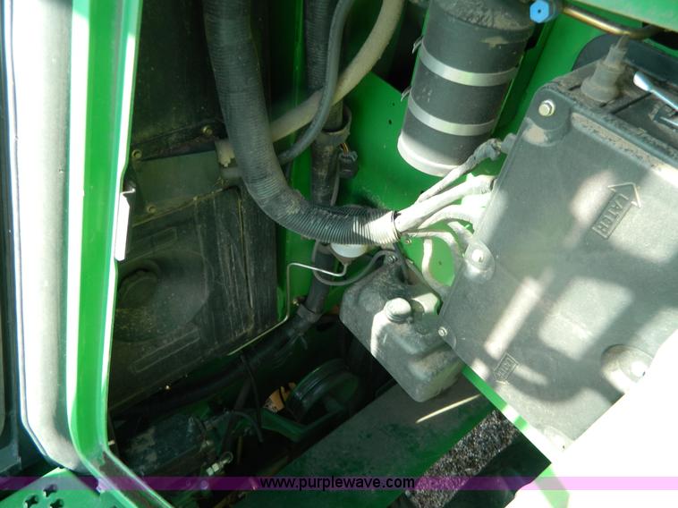image for item H2307 2005 John Deere 9760 STS combine