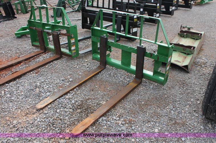 image for item H5980 Frontier AP12D pallet fork attachment