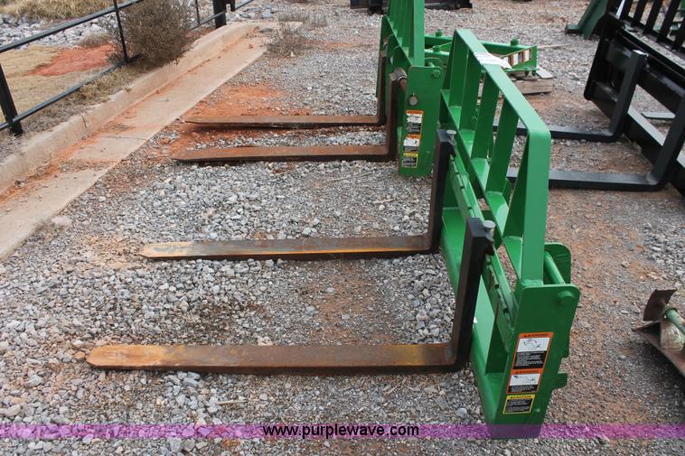 image for item H5980 Frontier AP12D pallet fork attachment