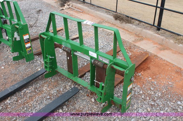 image for item H5982 Frontier AP13D pallet fork attachment