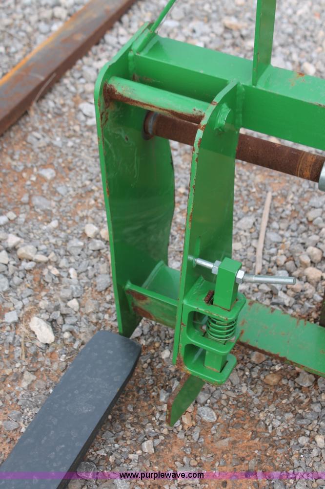 image for item H5982 Frontier AP13D pallet fork attachment
