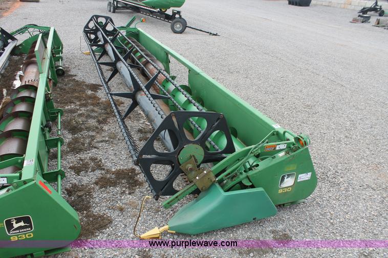 image for item H5985 1996 John Deere 930F flex head