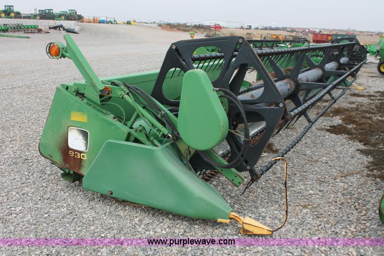 image for item H5985 1996 John Deere 930F flex head