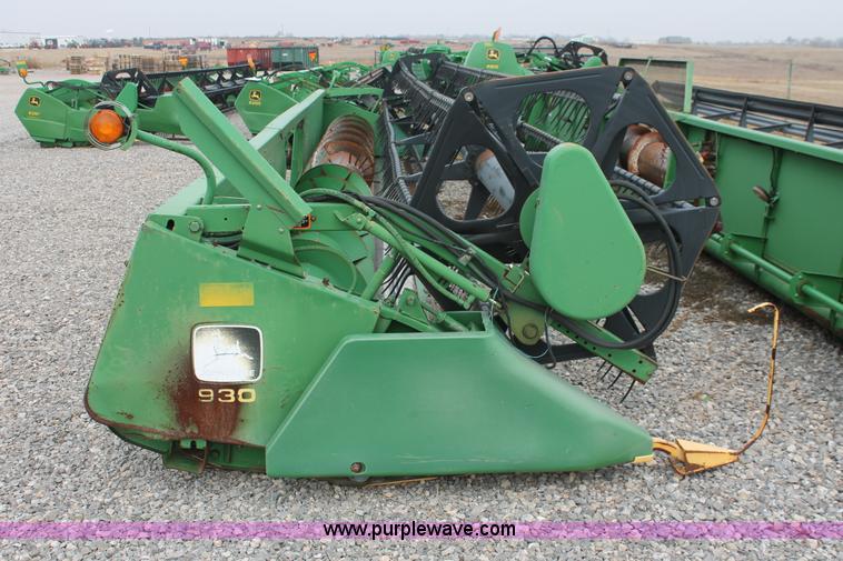 image for item H5985 1996 John Deere 930F flex head