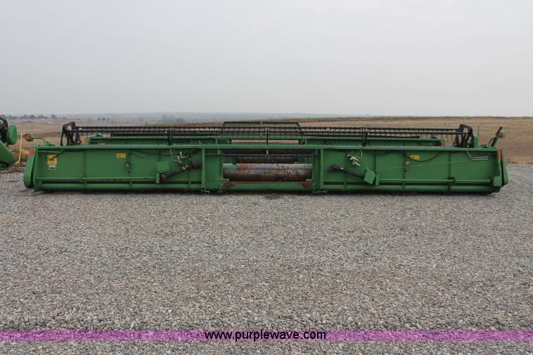 image for item H5985 1996 John Deere 930F flex head