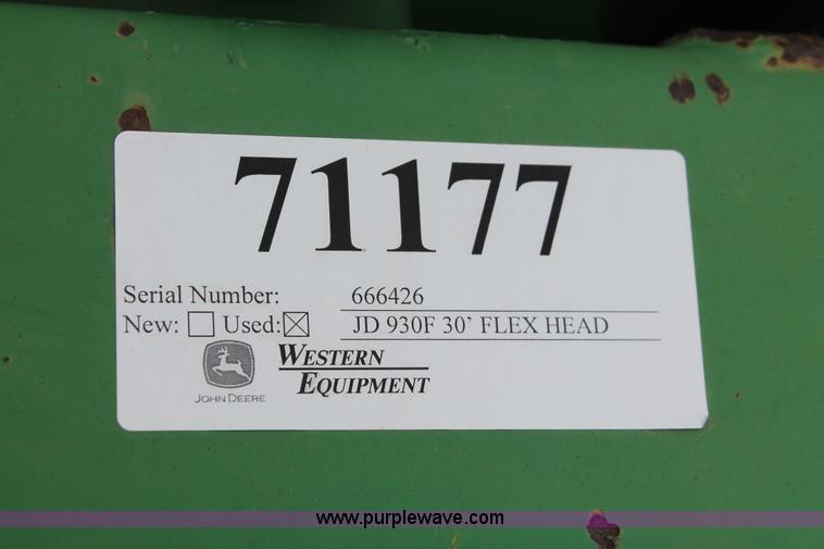 image for item H5985 1996 John Deere 930F flex head