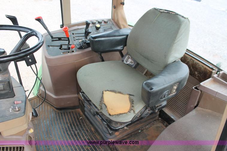 image for item H5991 1994 John Deere 7800 MFWD tractor