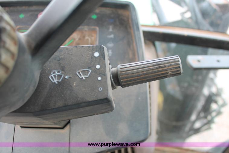 image for item H5991 1994 John Deere 7800 MFWD tractor