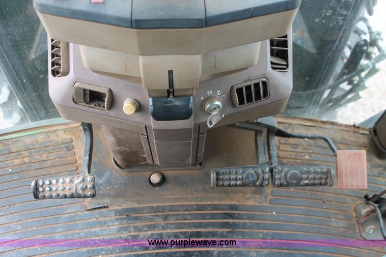 image for item H5991 1994 John Deere 7800 MFWD tractor