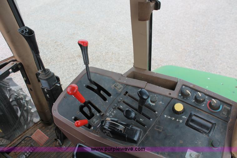 image for item H5991 1994 John Deere 7800 MFWD tractor