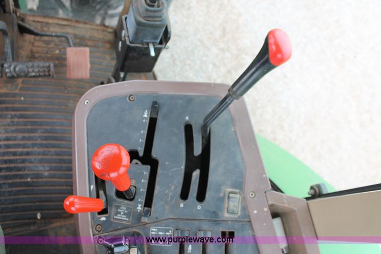 image for item H5991 1994 John Deere 7800 MFWD tractor