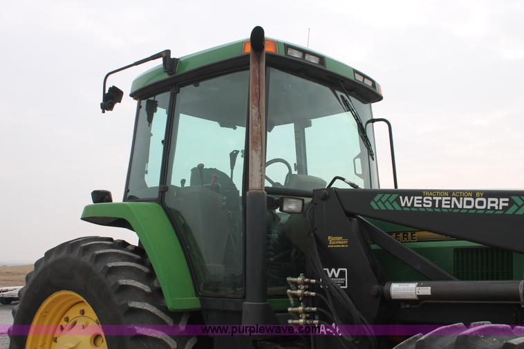 image for item H5991 1994 John Deere 7800 MFWD tractor