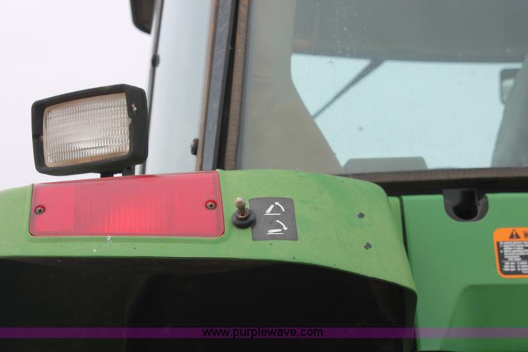 image for item H5991 1994 John Deere 7800 MFWD tractor