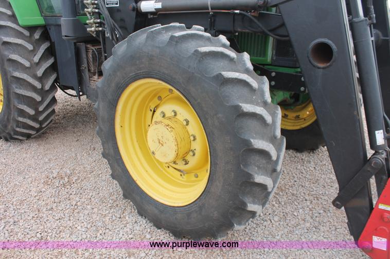 image for item H5991 1994 John Deere 7800 MFWD tractor