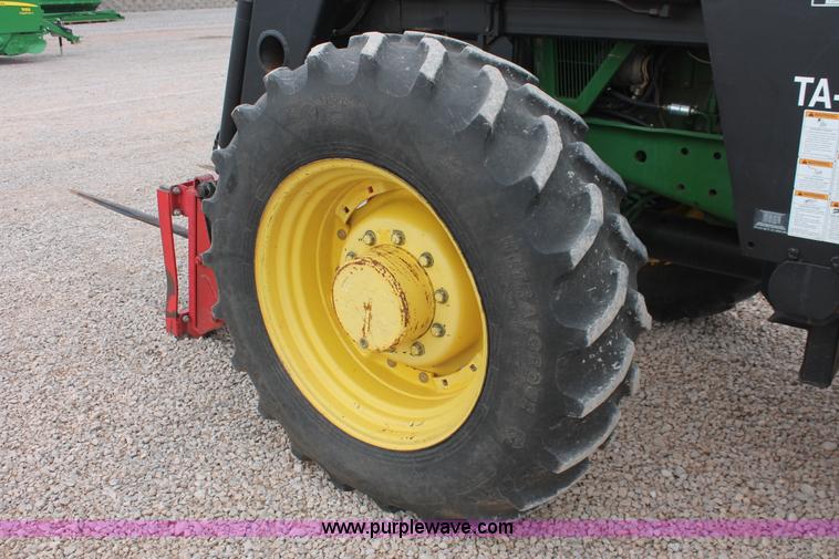 image for item H5991 1994 John Deere 7800 MFWD tractor