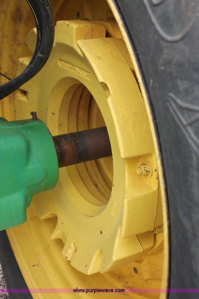 image for item H5991 1994 John Deere 7800 MFWD tractor