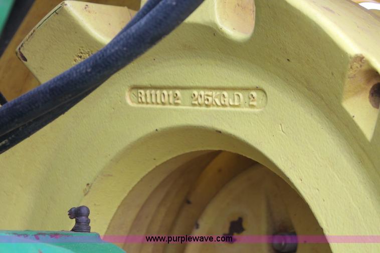 image for item H5991 1994 John Deere 7800 MFWD tractor