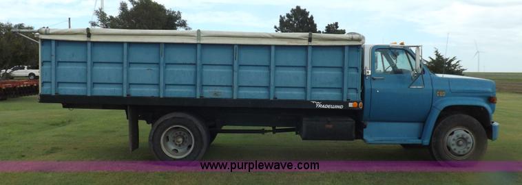 image for item H9175 1979 Chevrolet C60 grain truck