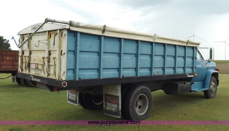 image for item H9175 1979 Chevrolet C60 grain truck