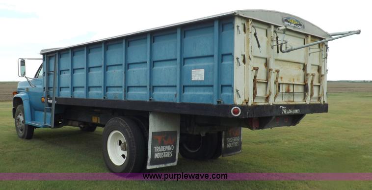 image for item H9175 1979 Chevrolet C60 grain truck