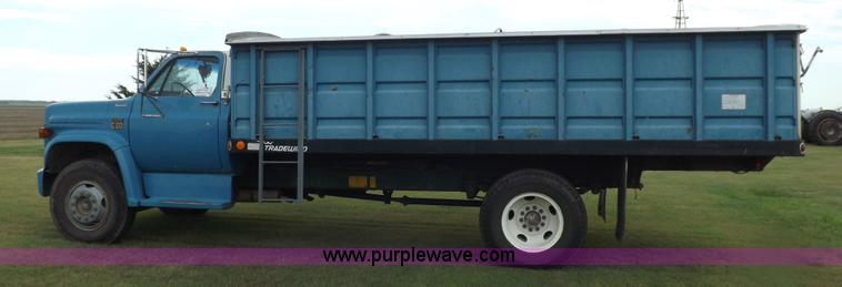 image for item H9175 1979 Chevrolet C60 grain truck