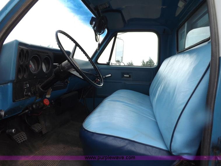 image for item H9175 1979 Chevrolet C60 grain truck