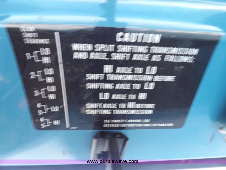 image for item H9175 1979 Chevrolet C60 grain truck