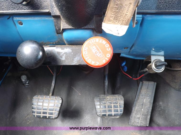 image for item H9175 1979 Chevrolet C60 grain truck