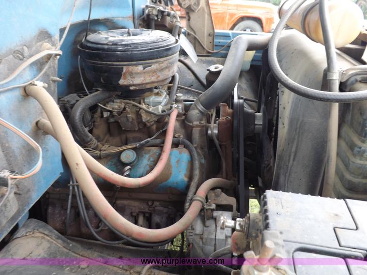 image for item H9175 1979 Chevrolet C60 grain truck